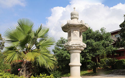 昆明青龙园风景灯塔