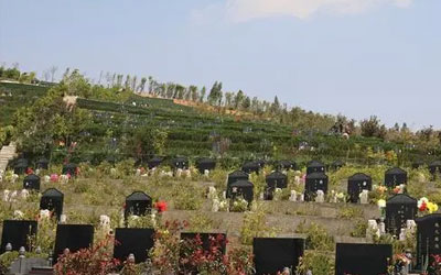 公墓陵园的位置选择有着非常重大的意义