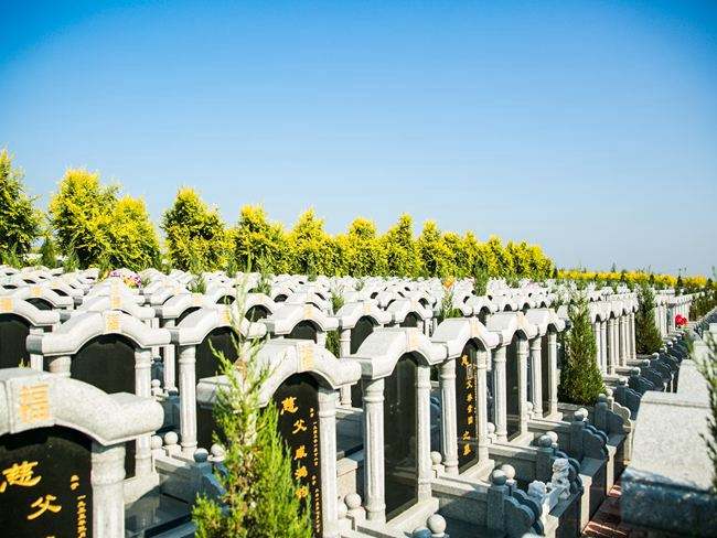 如何从山峰棱角判断公墓陵园的风水