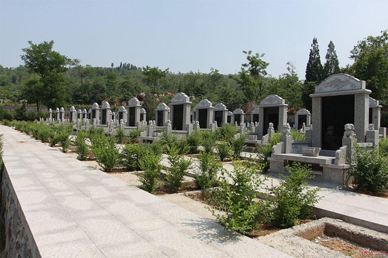 昆明公墓环境哪家好
