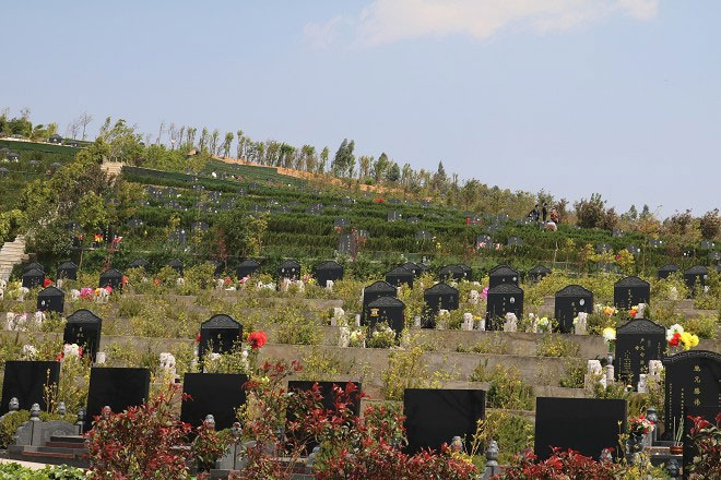 昆明青龙园公墓