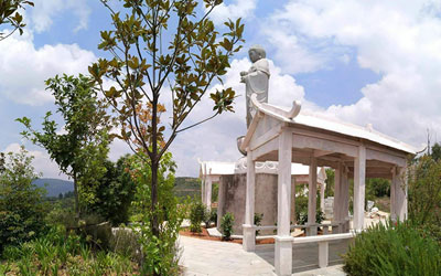 为什么墓地价格差异很大,青龙园公墓的价格由什么决定