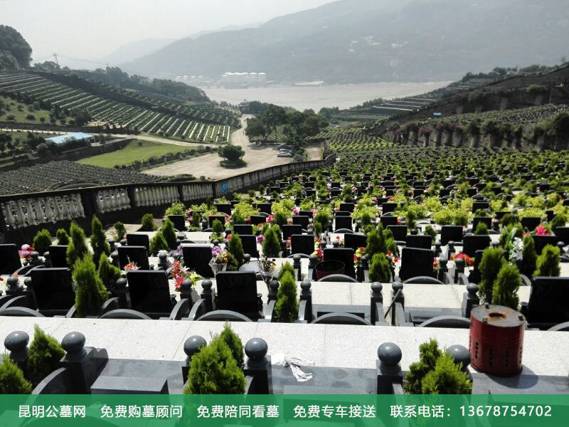 如何选择坟场的方向