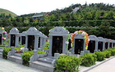 选墓地对地形有什么讲究吗,公墓信息网介绍三种风水好的墓地地形