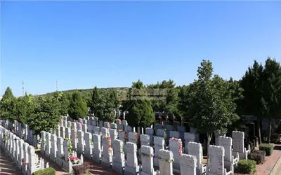 墓地坐北朝南风水就一定会好吗,选择墓地除了墓地朝向还要考虑哪些问题