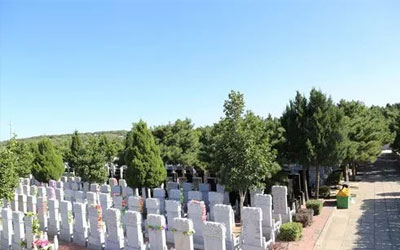 你知道哪些公墓陵园中风水宝地的选择策略,如何选择一块风水好的公墓