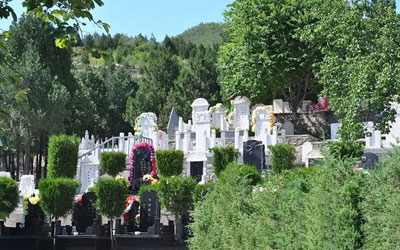 如何看墓地土质的吉凶,公墓信息网墓地风水师来教你