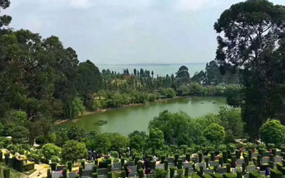 昆明公墓浅析不同类型墓地的葬法差异