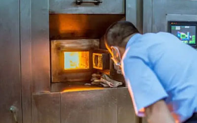 中国如果选择“躺平”，老百姓连火葬场都预约不上