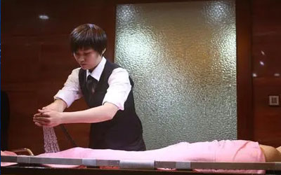 95后入殓师：在太平间干久了，我看油漆印都像血