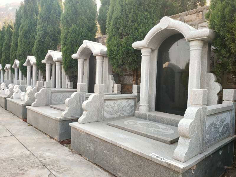 落实节地生态安葬政策