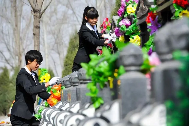 公益属性，殡葬事业的基本属性