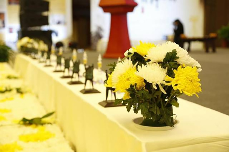 骨灰盒为殡葬事业作出了很大的贡献