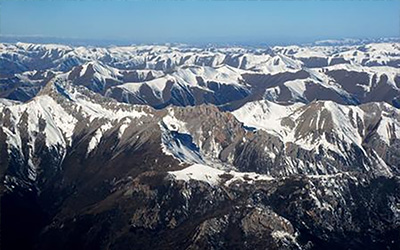 西藏高原史前时期墓葬的考古发现与研究