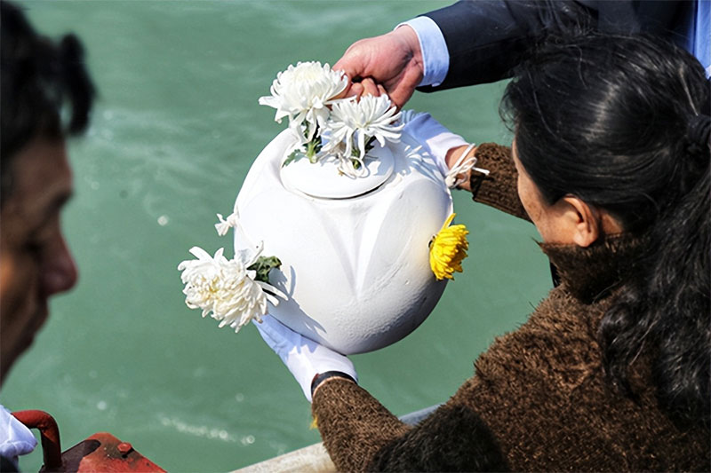 枕波长眠 回归自然 海葬成“身后事”新选择