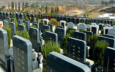 天价墓地冷思考：经济下行与消费观念变革下的殡葬市场重塑