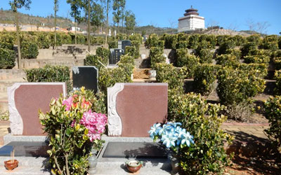 选择公墓墓地时应综合考虑哪些因素