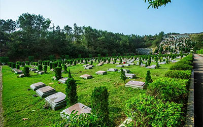 公墓信息网教您判断墓地朝向的吉凶