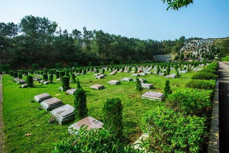 公墓信息网教您判断墓地朝向的吉凶