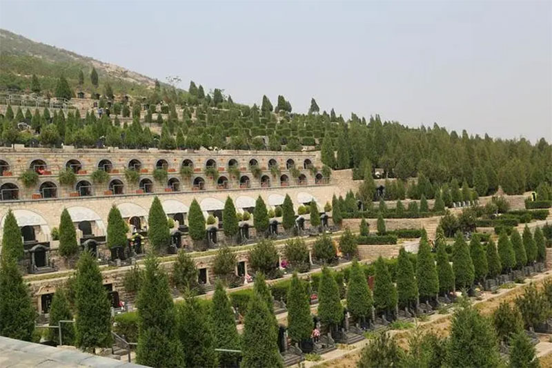 如何区别昆明陵园与公墓