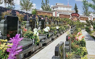 昆明的高端陵园都有哪些墓园？墓园的环境如何？服务如何？