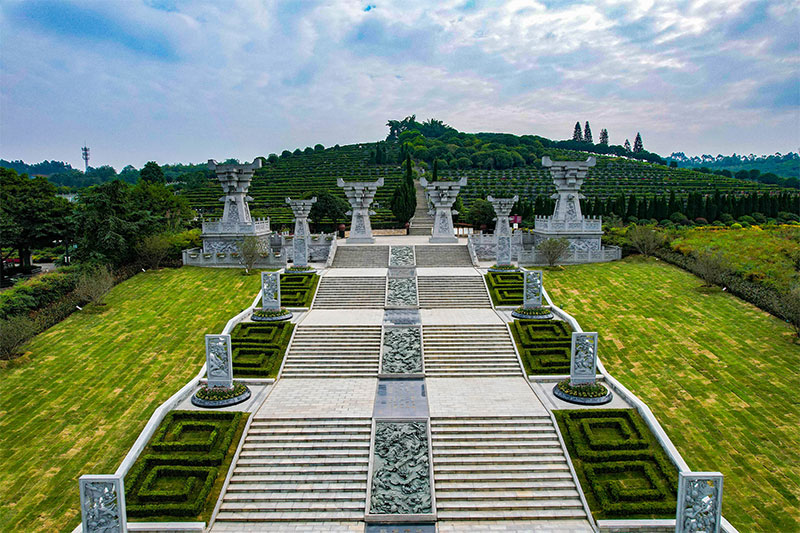 教你怎样选好墓地