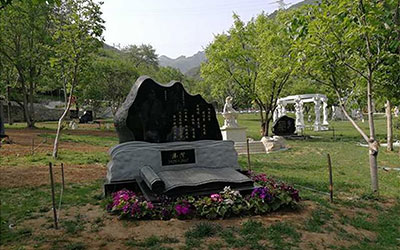 墓地选购攻略：如何根据自身需求和经济情况选购适合的墓地？