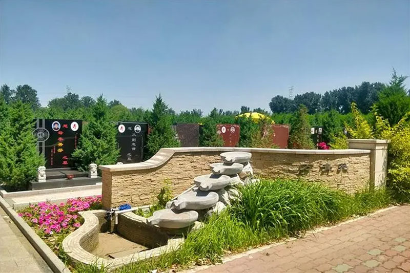 在昆明购买墓地应该注意什么？在昆明买墓地需要支付什么费用？