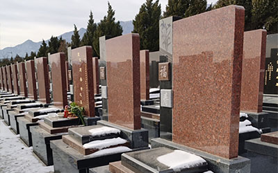 选择墓地的朝向的口诀