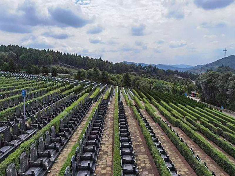 公墓选择指南：科学与人文视角下的位置选择要点