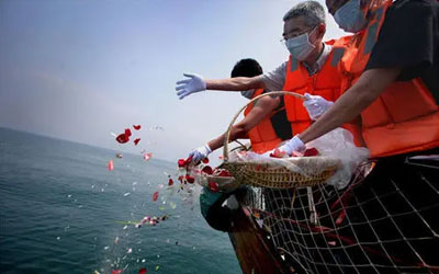 逝者骨灰撒到大海，有哪些风水讲究与禁忌？