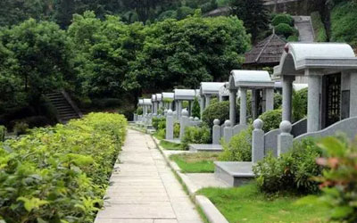 昆明哪个公墓风水好？