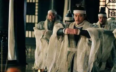 你知道在古代参加葬礼时要怎么着装吗？