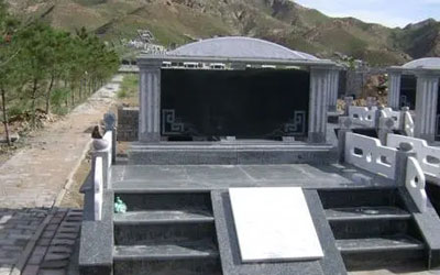 墓碑颜色的选择也有讲究