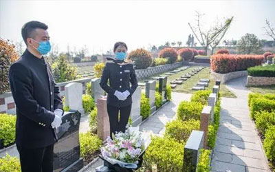 带着遗体游故土，日本火葬催生新的殡仪服务