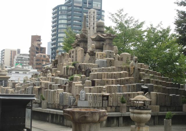 为什么日本住宅周围会有墓地出现