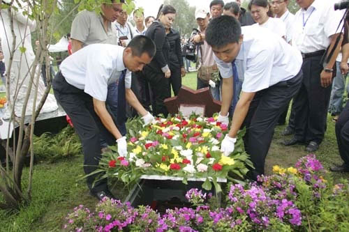 骨灰盒下葬有哪些讲究?公墓信息网聊聊骨灰盒下葬要注意什么问题