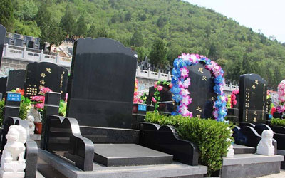 公墓墓地的风水有何重要性,体现在哪些方面