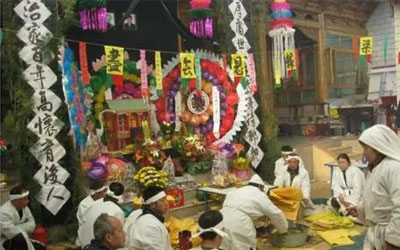 公墓信息网给您讲解丧事都有那些礼节习俗