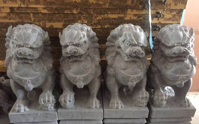关于墓地所用的石狮子,在摆放的时候有哪些讲究呢,有哪些注意的问题