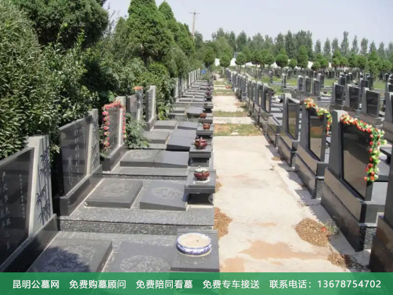 骨灰盒下葬时间对墓地风水有何影响