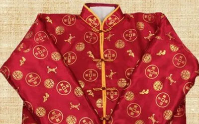 老人去世后，该怎么给他穿寿衣?