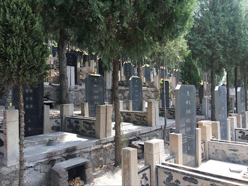 昆明墓地常见问题——“跟穴”没有位置怎么办