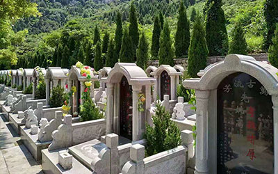 昆明不同墓园价格差异的原因