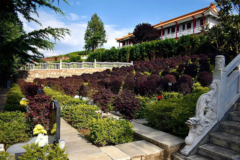 公墓信息网:如何挑选性价比高的墓园