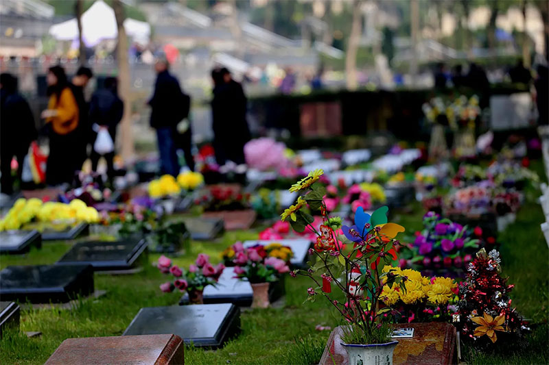 昆明扫墓时能随意着装吗