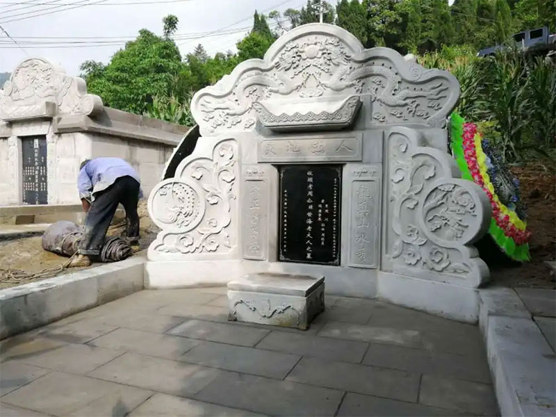 给已故亲人立碑都有什么讲究