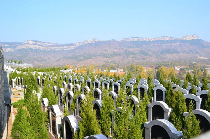 经营性公墓土地使用权的物权属性