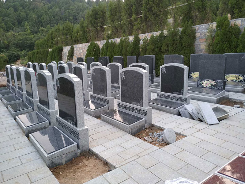 完善公用墓地利用政策的监管机制