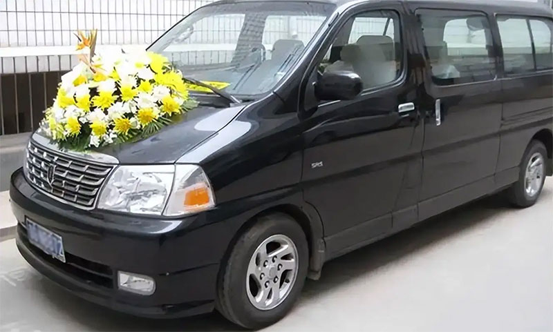 开车遇到白事应该怎么处理为好